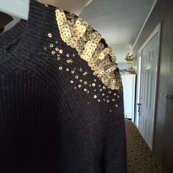 Sweater. Medium.  Holiday party ready.NWOT. - Picture 4 of 6